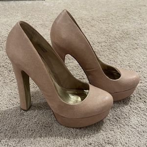 Zigi soho size 7 nude pump